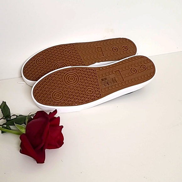 Brand new H&M Man's Essentials Canvas Sneakers Size 12 US. - Picture 5 of 6